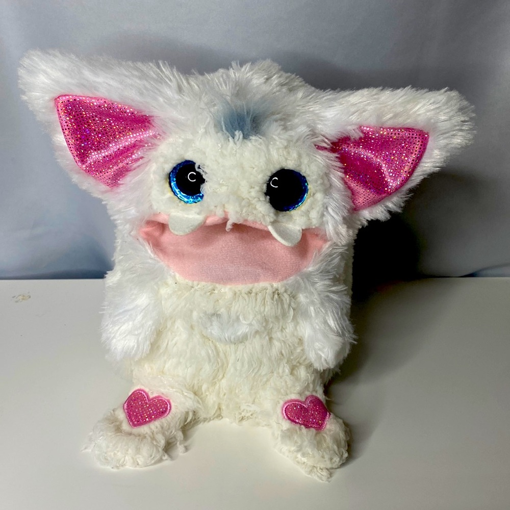 🤍🩷🩶TAKARA TOMY | Rizmo Toy Furry | 
Interactive & Evolving